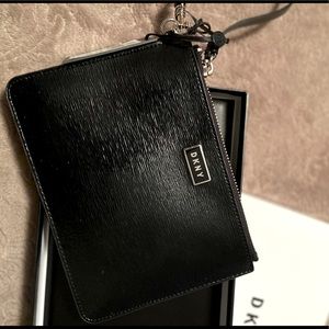 NWT DKNY Wristlet